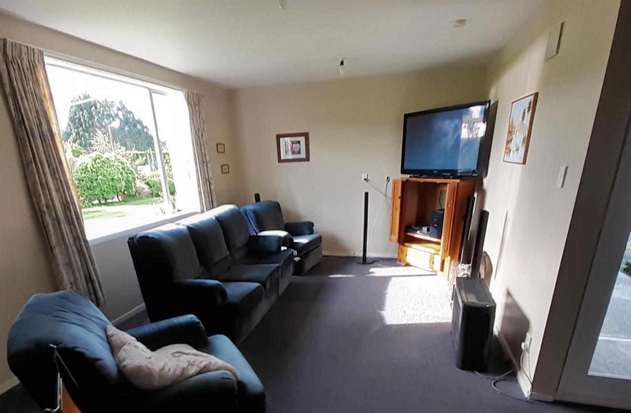 Last Light Lodge Tuatapere Exterior foto